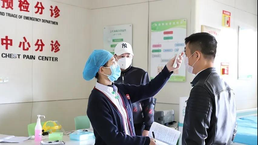    현재 국내 방역 작업은 단계적 성과를 거두었습니다. 방역 기간 동안 Double Medical Group은 앞장서서 사회적 책임을 적극적으로 이행하며, 방역을 지원하기 위한 일련의 항바이러스 활동을 조직했습니다.